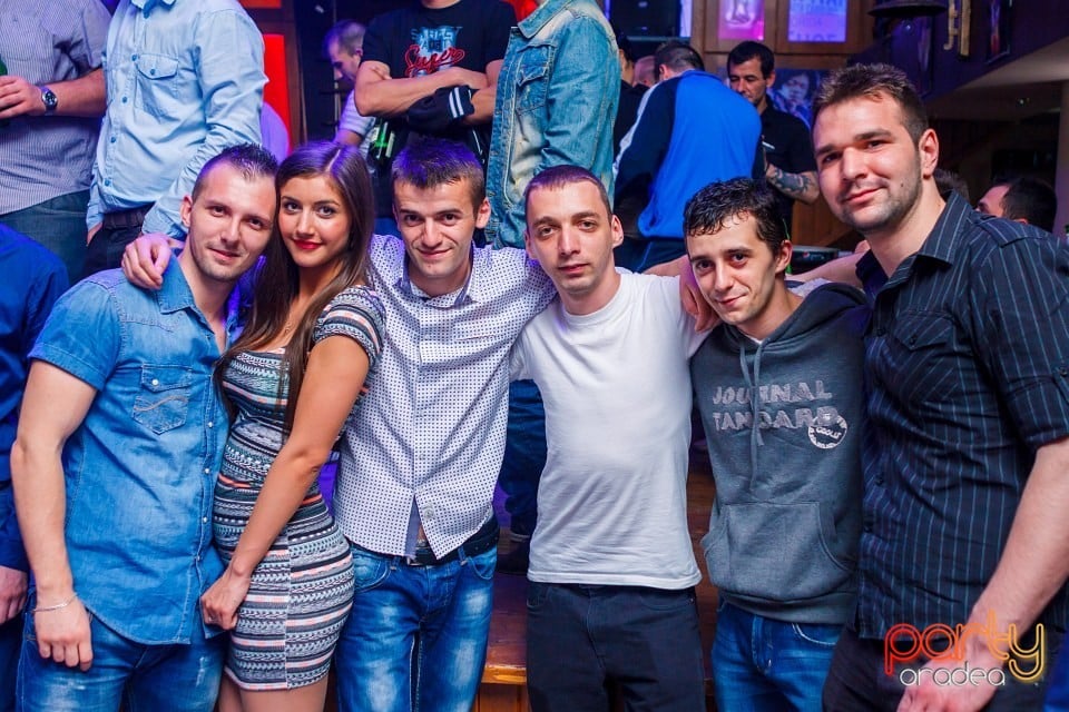 Saturday Party în Window Pub, 