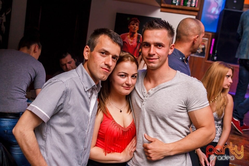 Saturday Party în Window Pub, 