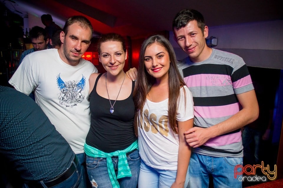 Saturday Party în Window Pub, 