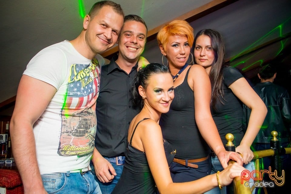 Saturday Party în Window Pub, 