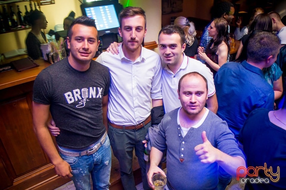 Saturday Party în Window Pub, 