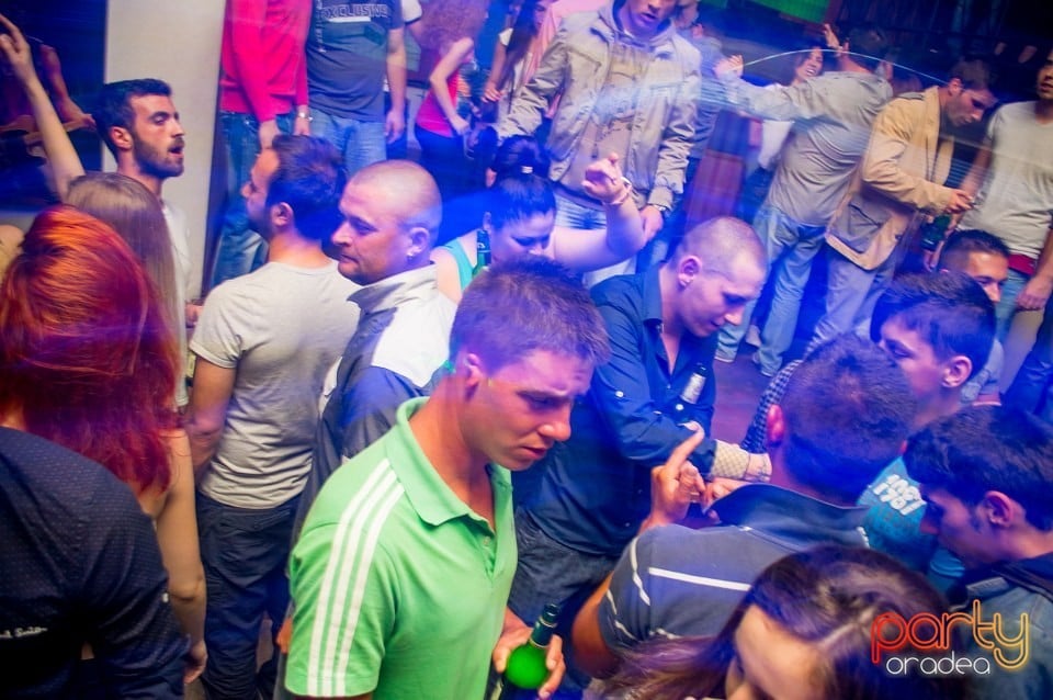 Saturday Party în Window Pub, 