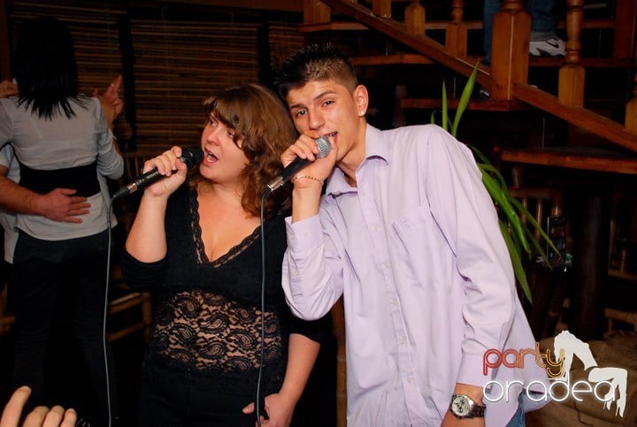 Seară cu karaoke în Zulu, Zulu Caffe