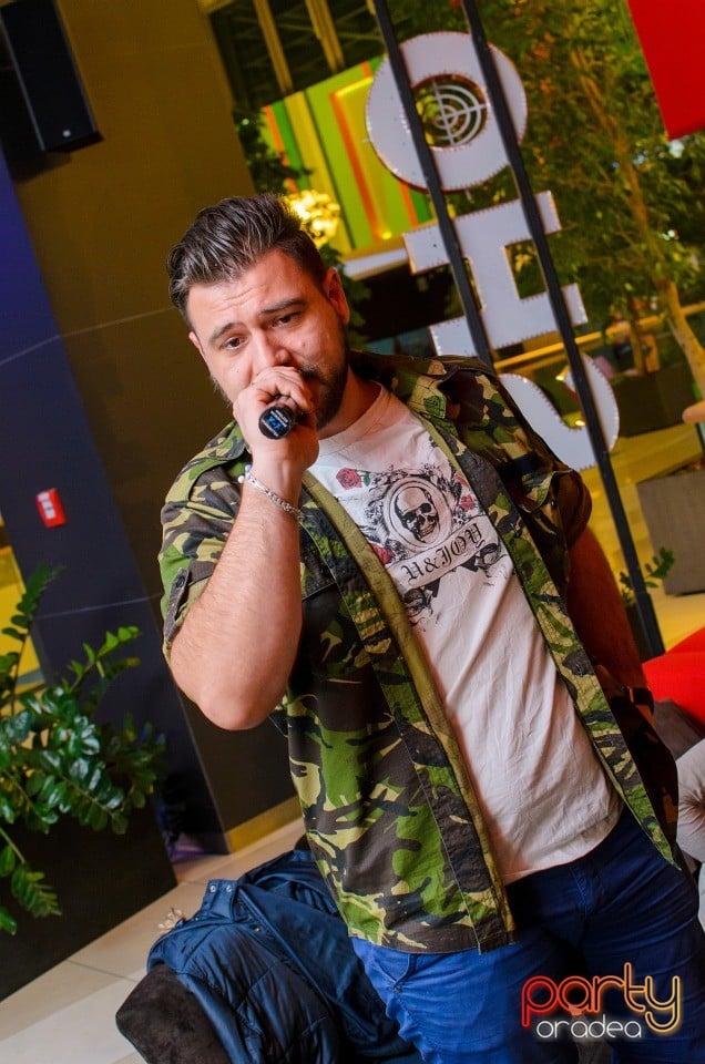 Seară de karaoke, Billy Art Club