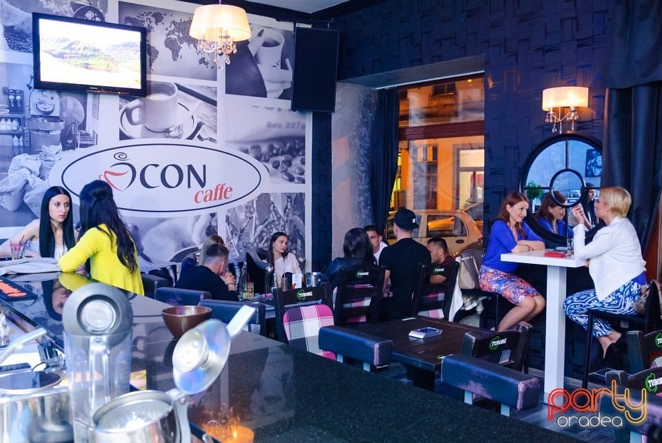 Sfârşit de săptămână în Icon Caffe, Icon Caffe