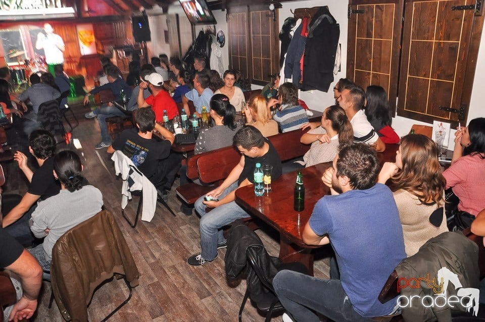 Stand up in the city cu Teo în Queen's, Queen's Music Pub