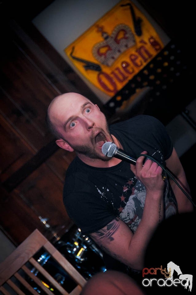 Stand-up in the City în Queen's, Queen's Music Pub