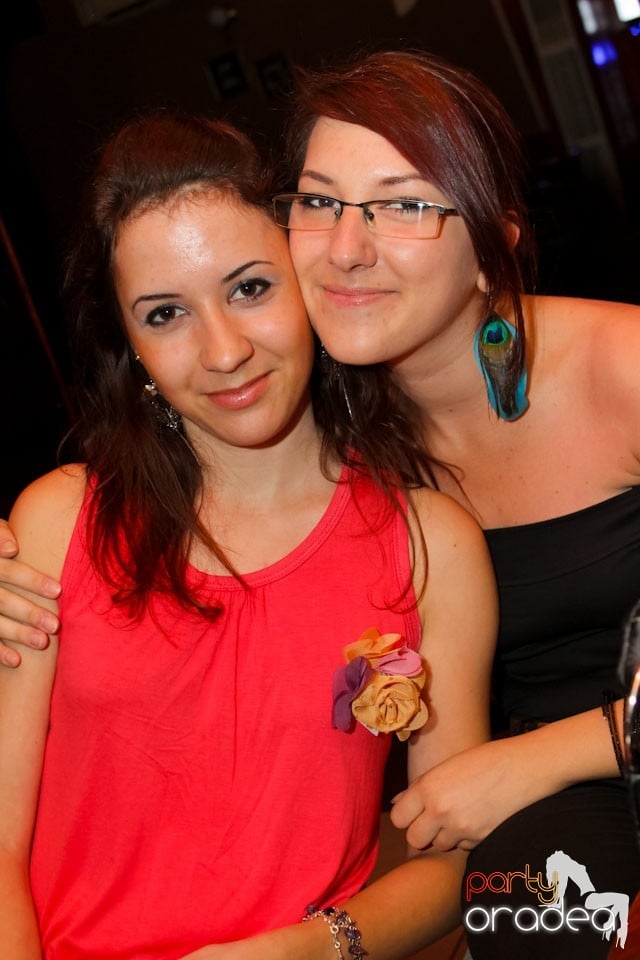 Summer Party în Chanson Café, 