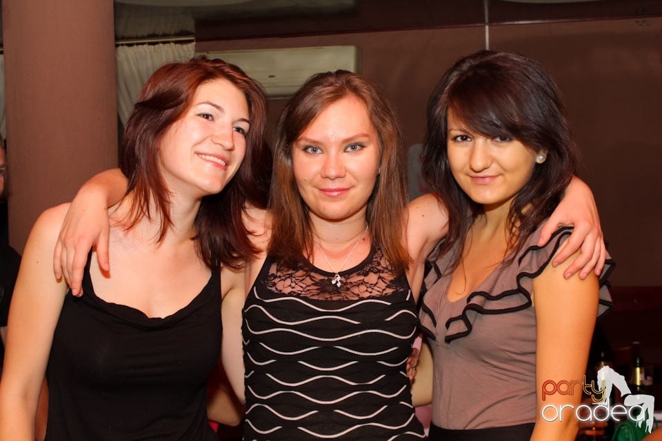 Summer Party în Chanson Café, 