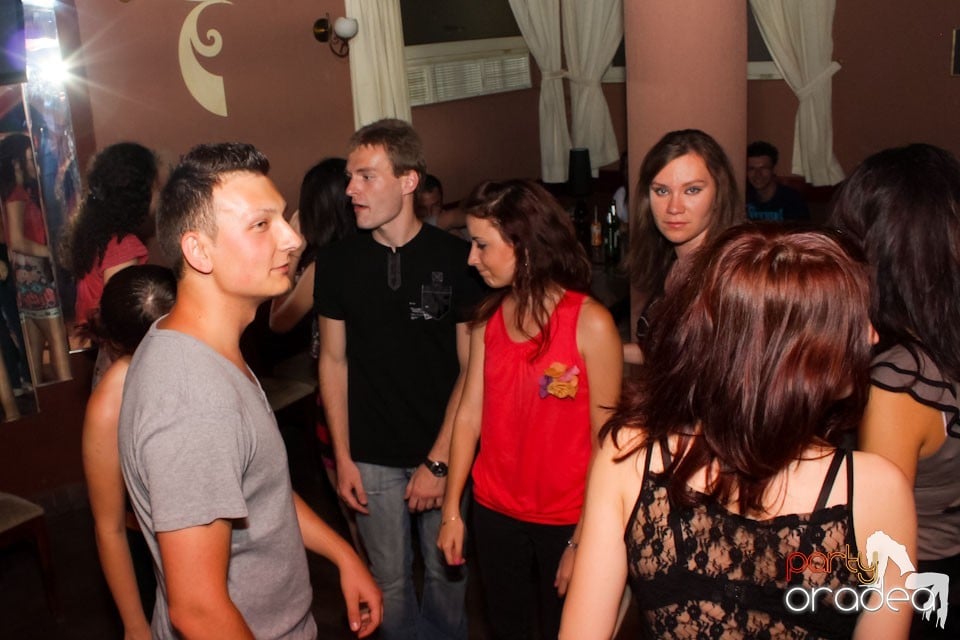 Summer Party în Chanson Café, 