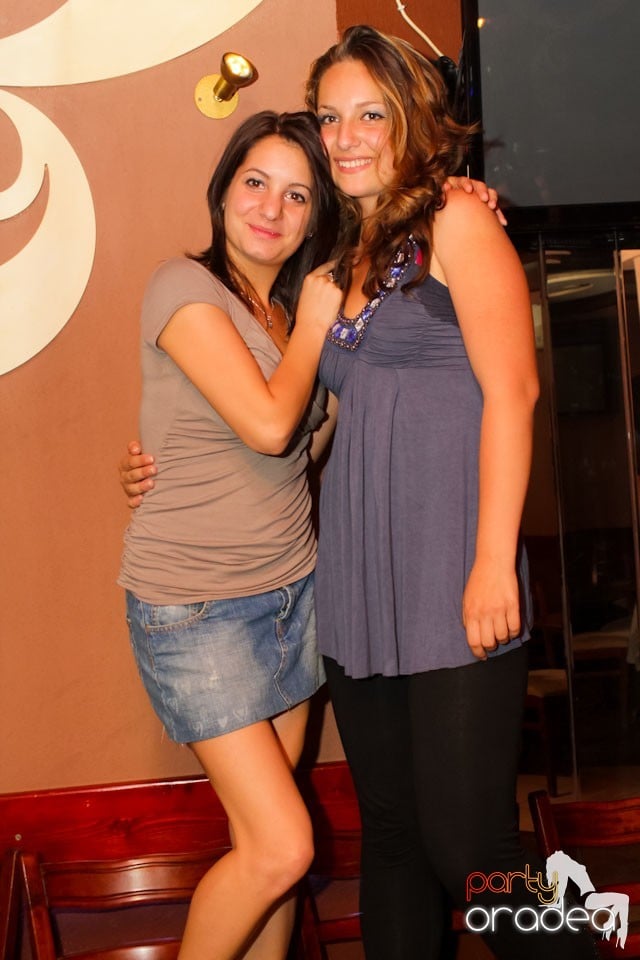 Summer Party în Chanson Café, 