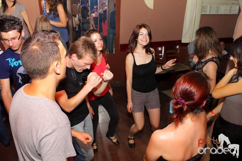 Summer Party în Chanson Café, 