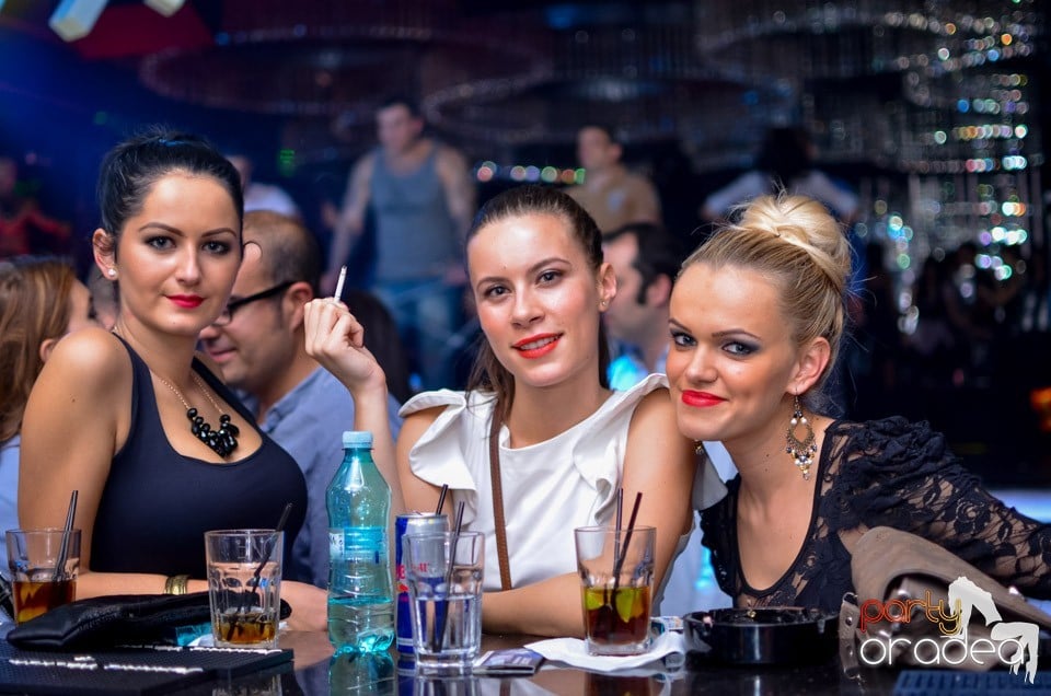 Summer Retro Night Fever continuă, 