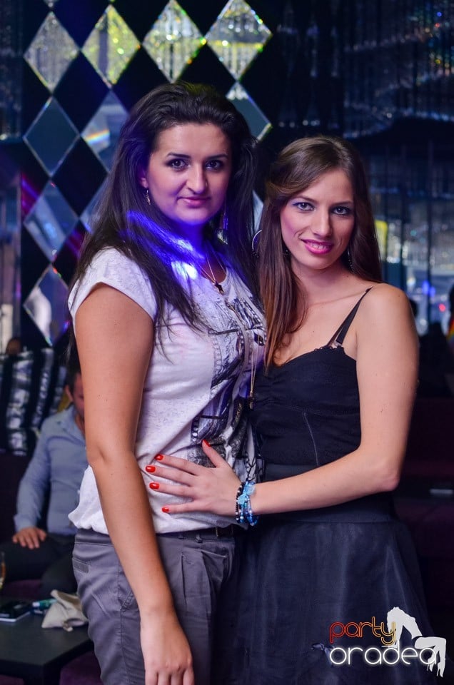 Summer Retro Night Fever continuă, 