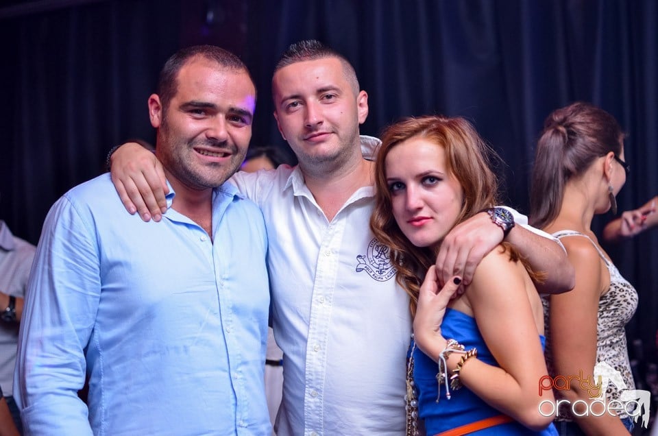 Summer Retro Night Fever continuă, 