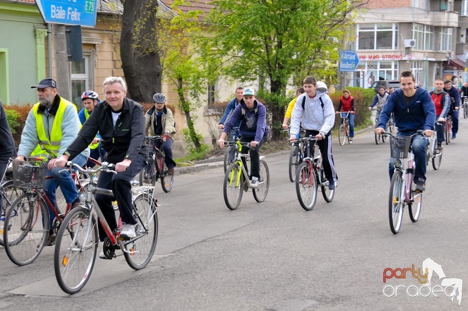 Sute de orădeni la Critical Mass, 