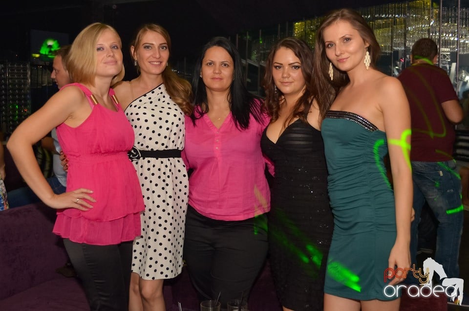 The One prezintă: Girls' Night Out, 