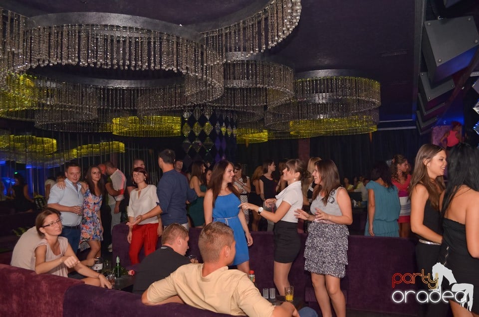 The One prezintă: Girls' Night Out, 