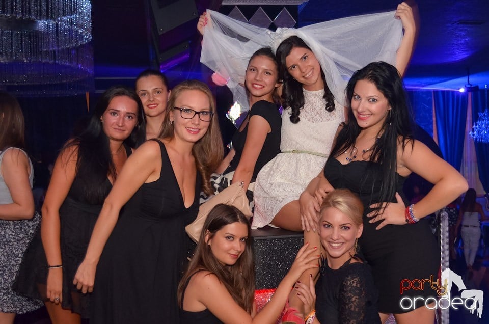 The One prezintă: Girls' Night Out, 