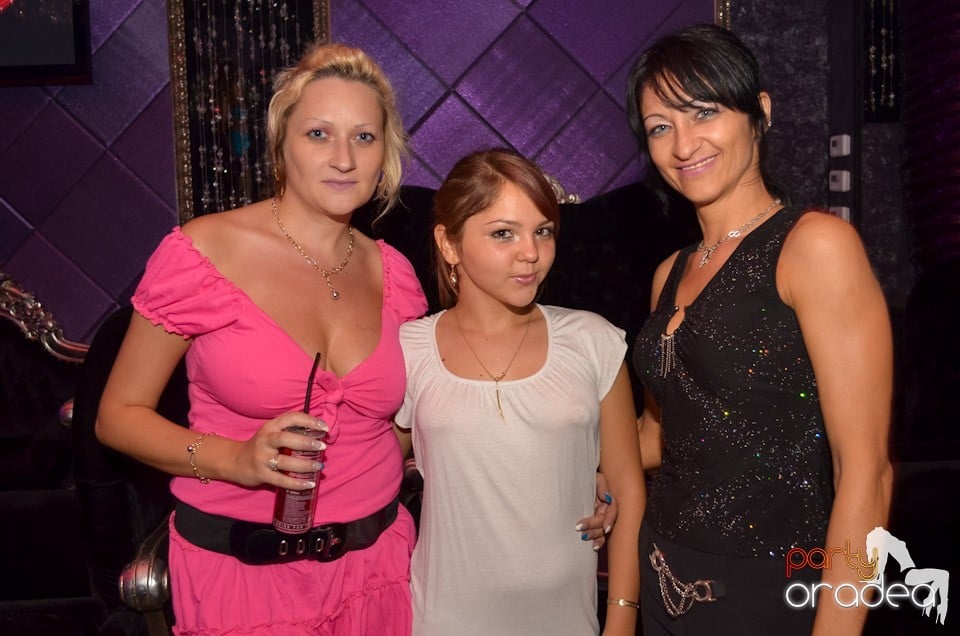 The One prezintă: Girls' Night Out, 