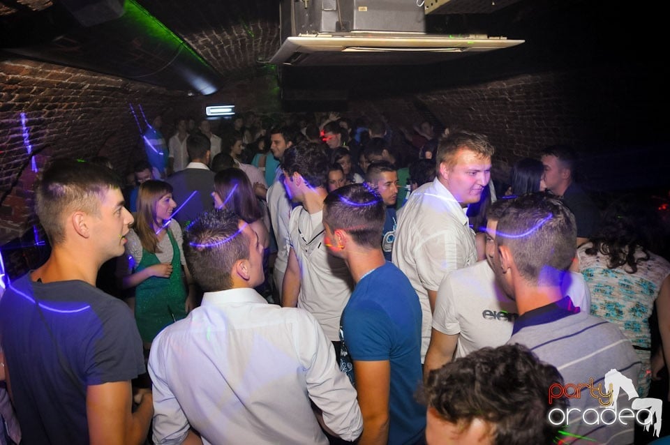 Un nou party marca Escape, 