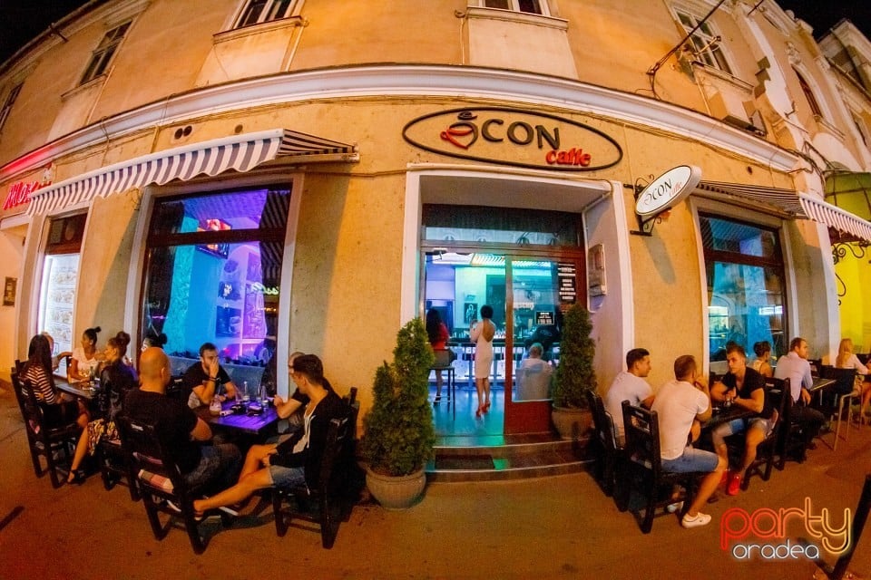 Vineri seara în Icon Caffe, Icon Caffe