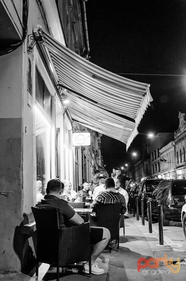 Voie bună în Blanc Coffee, 