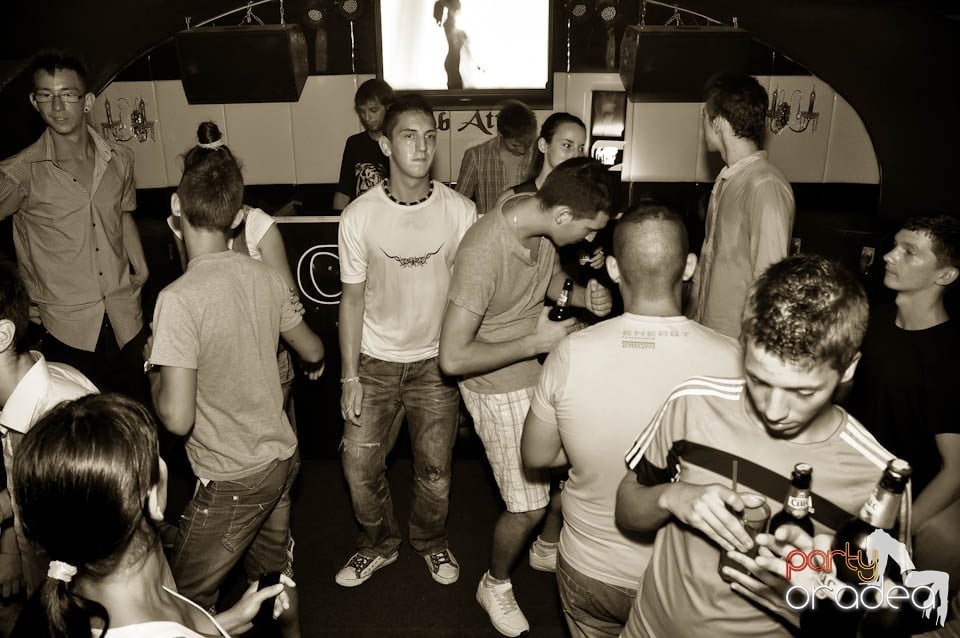 Weekend Party în Club Atti's, 