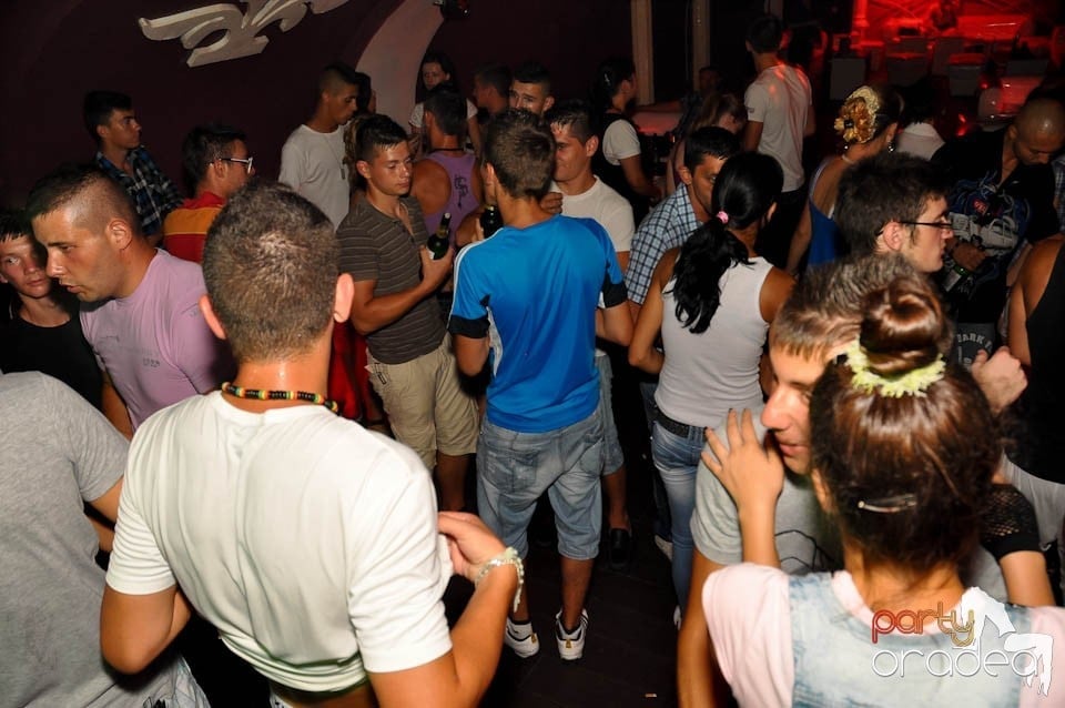 Weekend Party în Club Atti's, 