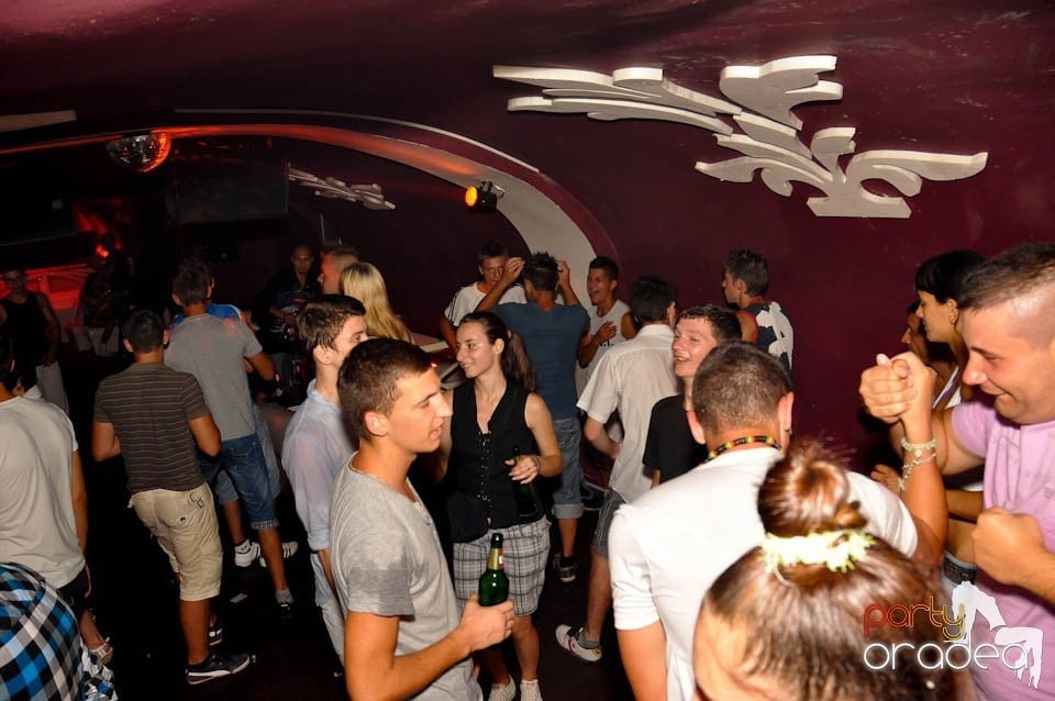 Weekend Party în Club Atti's, 