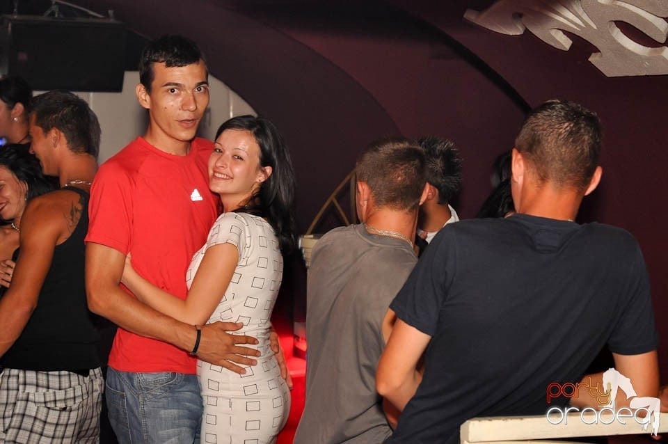 Weekend Party în Club Atti's, 