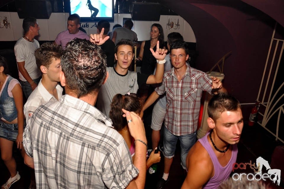 Weekend Party în Club Atti's, 