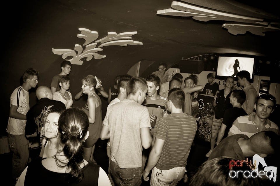 Weekend Party în Club Atti's, 