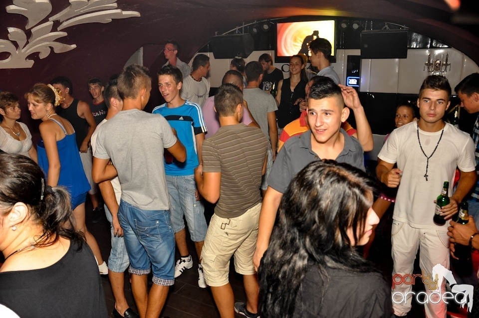 Weekend Party în Club Atti's, 