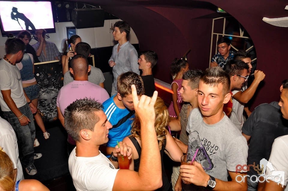 Weekend Party în Club Atti's, 