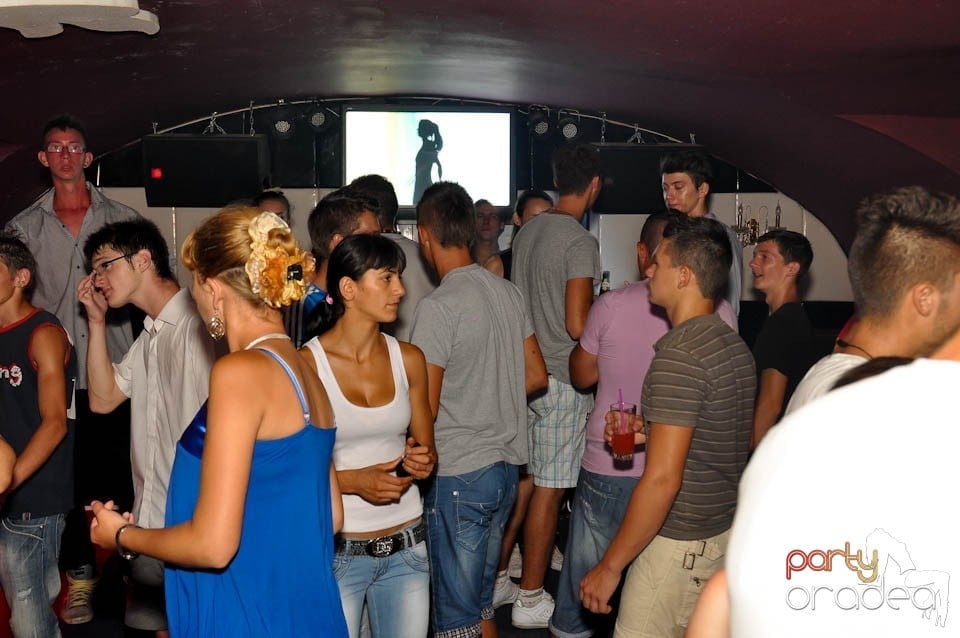 Weekend Party în Club Atti's, 