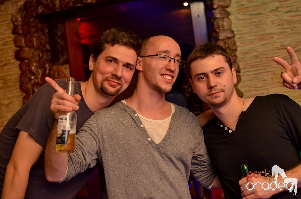 Weekend Party în Club Downtown, 