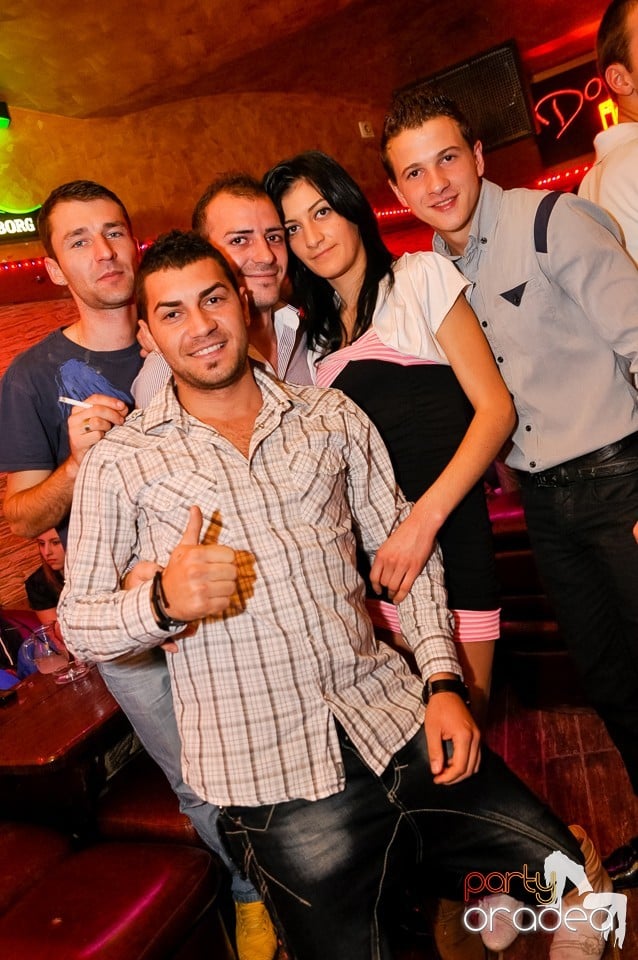 Weekend Party în Club Downtown, 