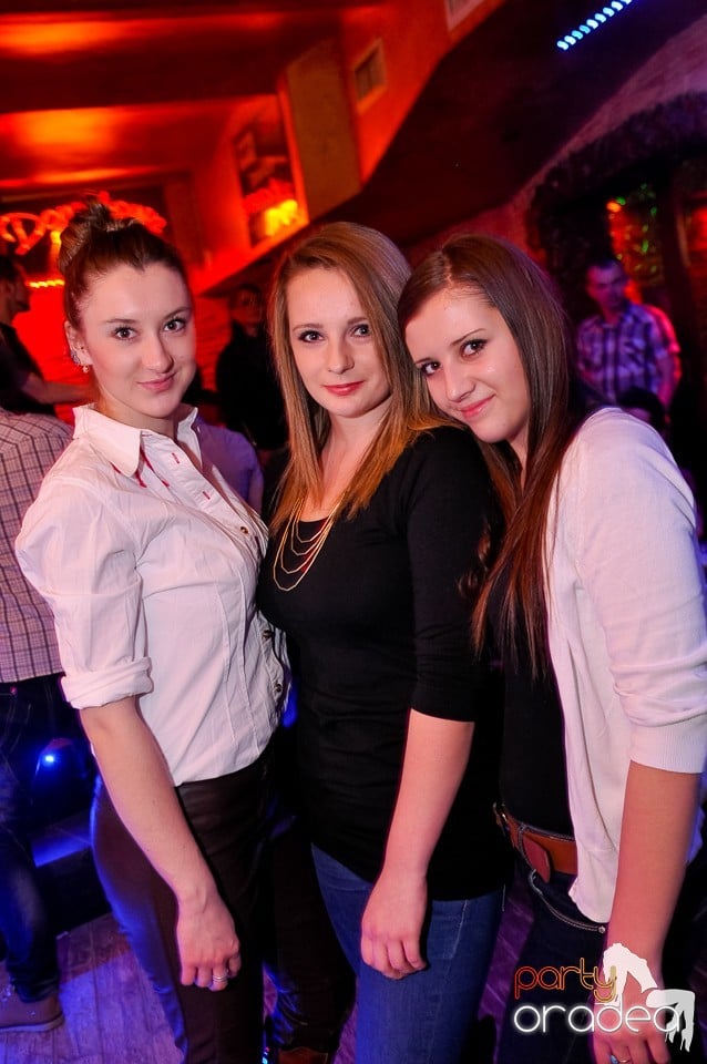 Weekend Party în Club Downtown, 